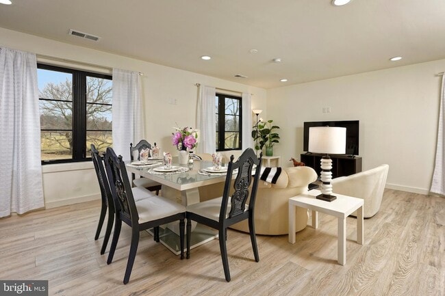 Photo - 23443 Dover Rd