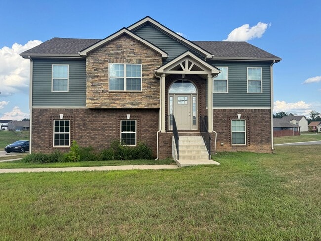 Building Photo - Stunning 4-Bedroom, 3-Bathroom Home – A Mu...