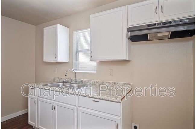 Photo - 526 Cooper St