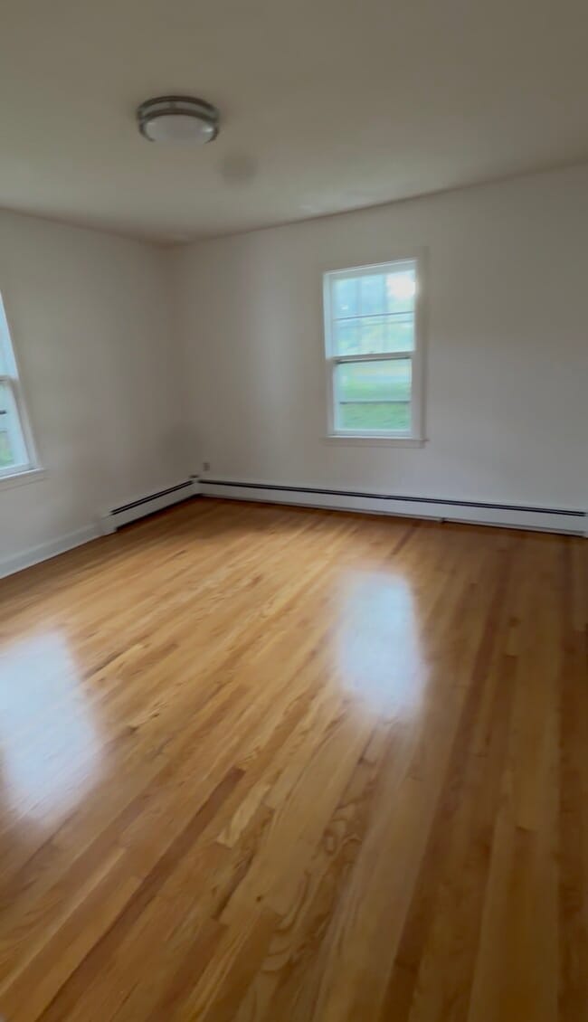 Photo - 625 Clark St