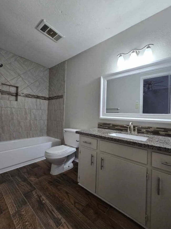 Photo - 7455 Calder Ave