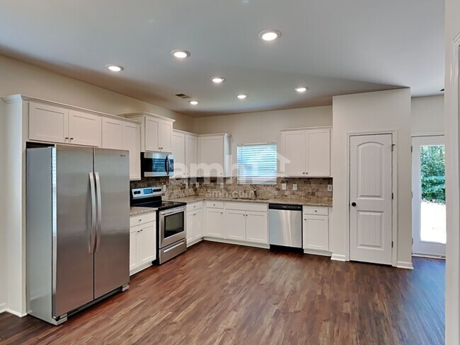 Photo - 306 Stable View Loop