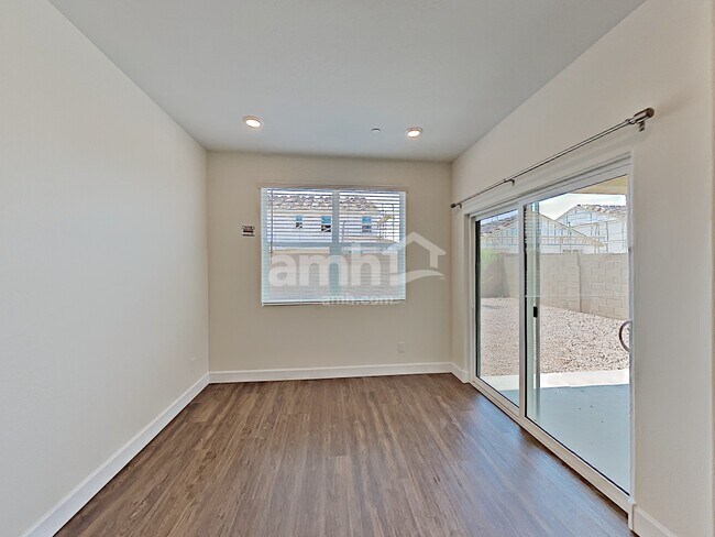 Photo - 5927 W Larkspur Dr