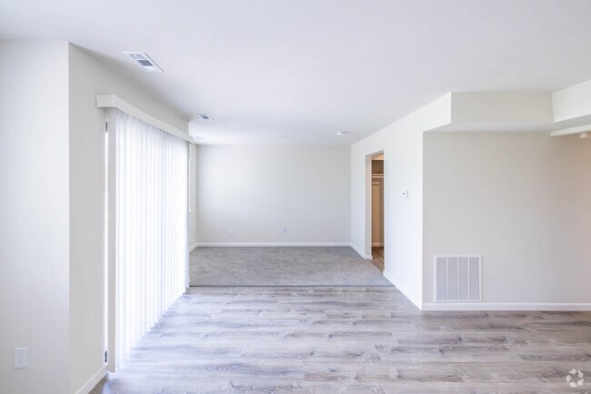 Studio - 500SF - Living Room