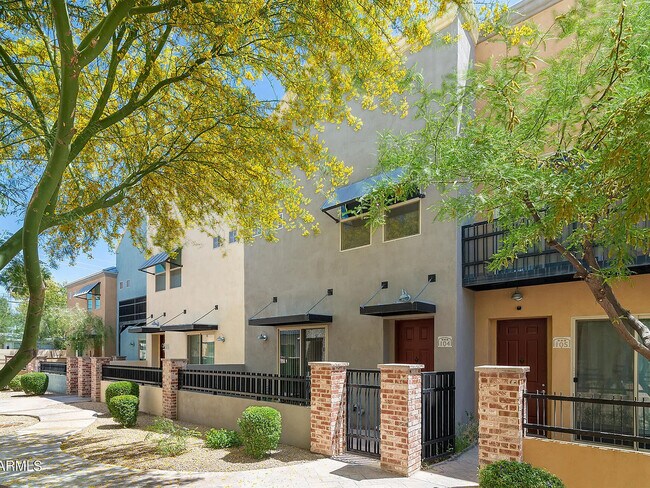 Photo - 1406 W Main St