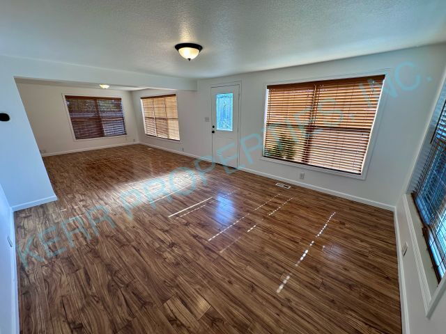 Charming 3-Bedroom Retreat in Estacada – Spacious 1,370 Sq Ft Haven!