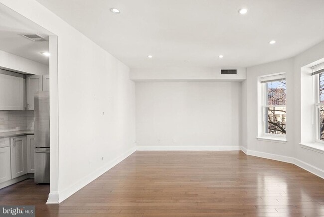 Photo - 1733 20th St NW Unit 301