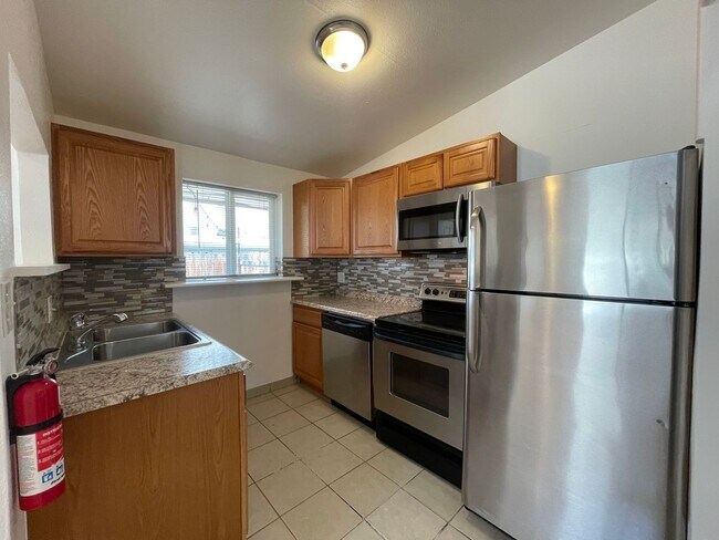 Photo - Charming 2 Bed, 1 Bath Duplex in Aurora