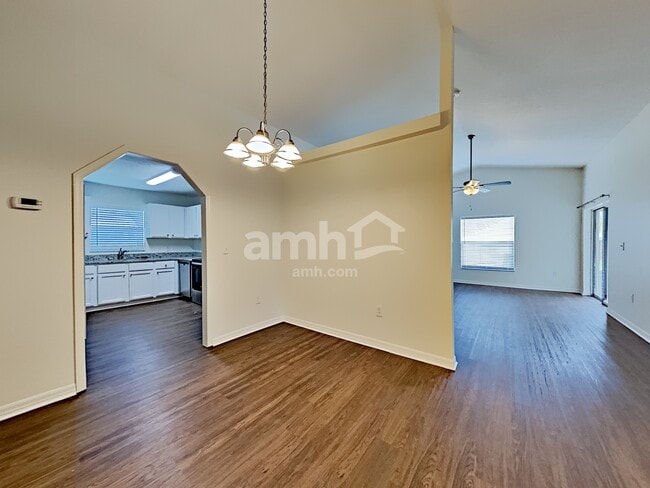 Photo - 1305 Cinda Ct