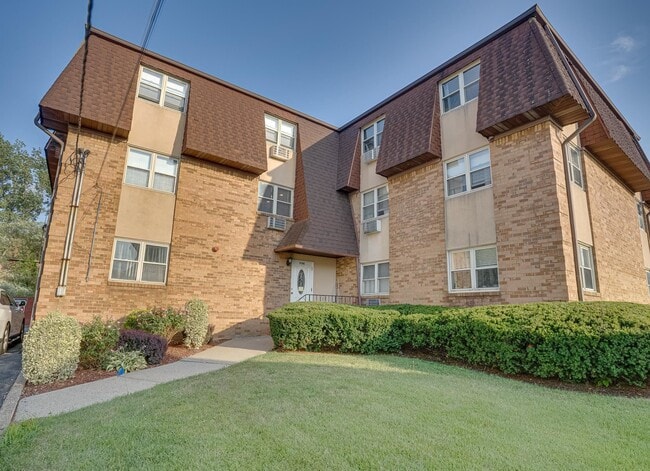 Building Photo - 1138 Farm Rd Unit D