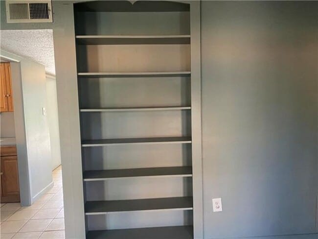 Photo - 978 Walnut St