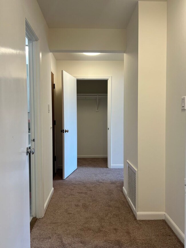 Photo - 1342 Unidad #4