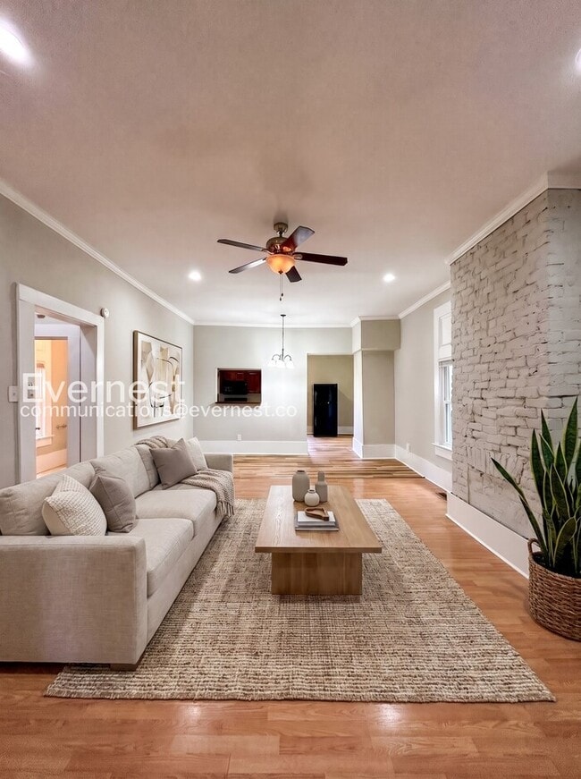 Photo - 1304 Oakwood Ave