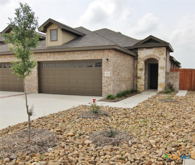 Photo - 660 Creekside Cir Townhome