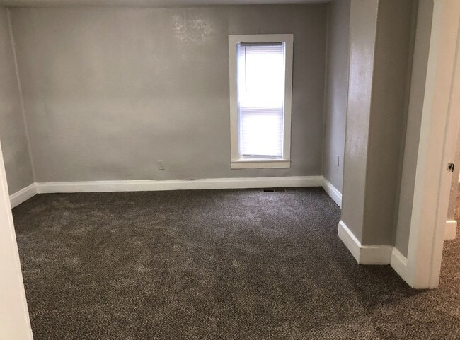 Photo - 2 Bed, 1 Bath, BONUS ROOM!!