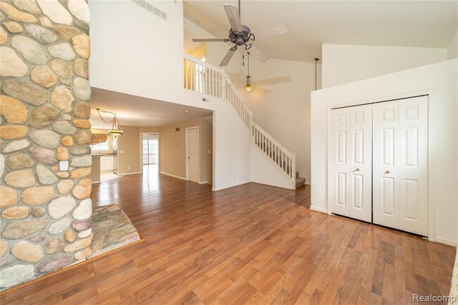 Photo - 681 River Park Village Blvd