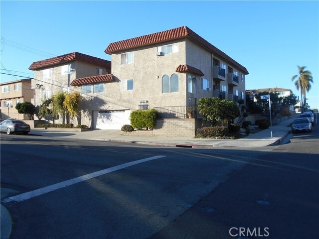 Building Photo - 939 S Cabrillo Ave Unit 8