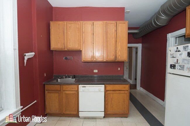 Photo - 1058 N Rockwell St Unit M07R