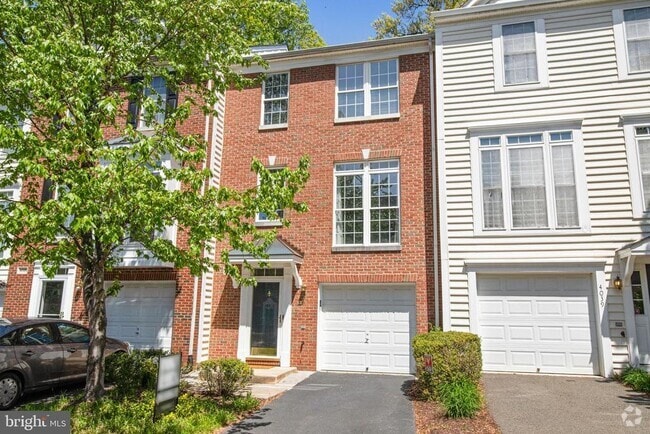 Building Photo - 4037 Fairfax Center Hunt Trail Rental