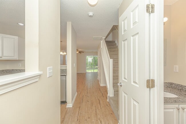 Photo - 754 Aspen Dr