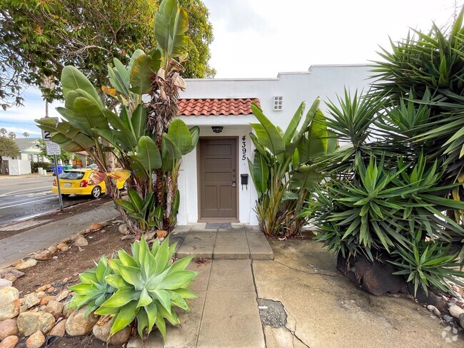 Building Photo - University Heights:  Spacious 2bd/1ba Span... Rental