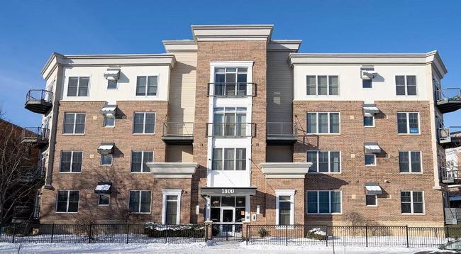 Building Photo - 1800 Clinton Ave Unit 104 Rental