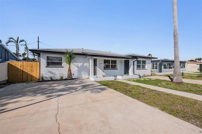 Photo - 14040 Miramar Ave