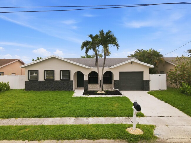 Building Photo - 22267 SW 57th Ave