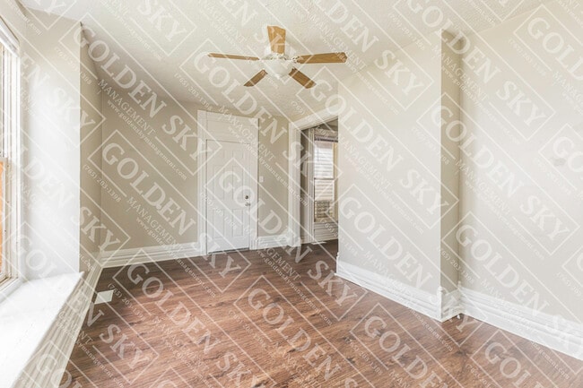 Building Photo - 805 W Main St Unit 1