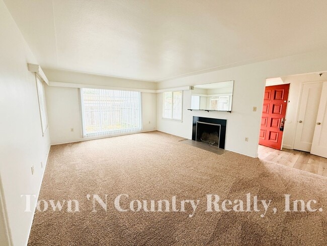 Photo - Beautifully Updated 3-Bedroom Home in Sout...