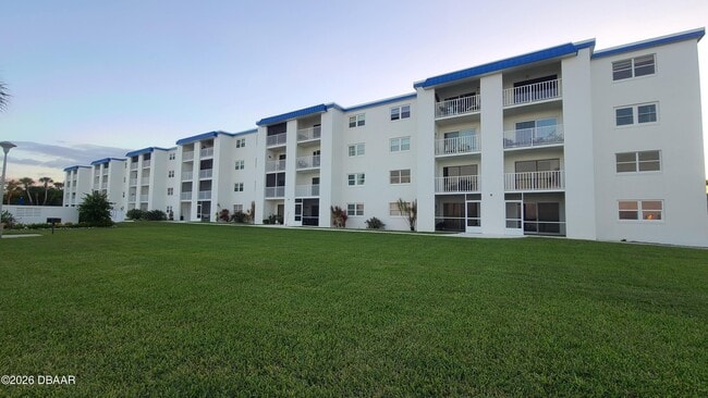 Photo - 3131 S Ridgewood Ave Unidad 203