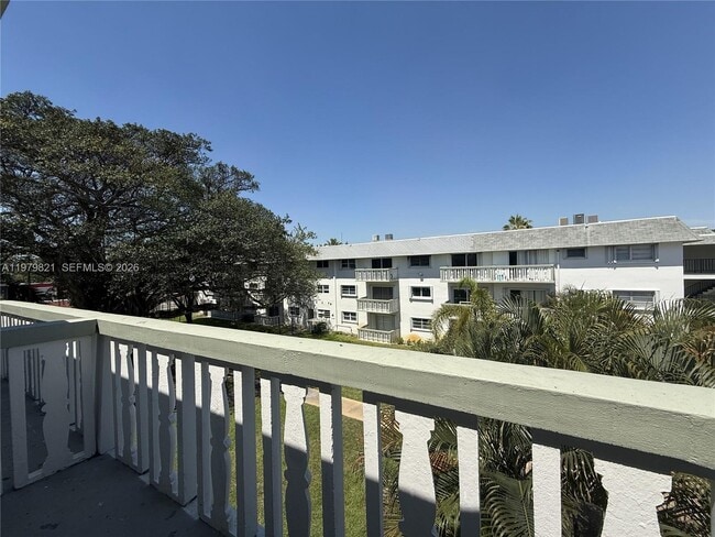 Photo - 15201 NE 6th Ave Unit C311