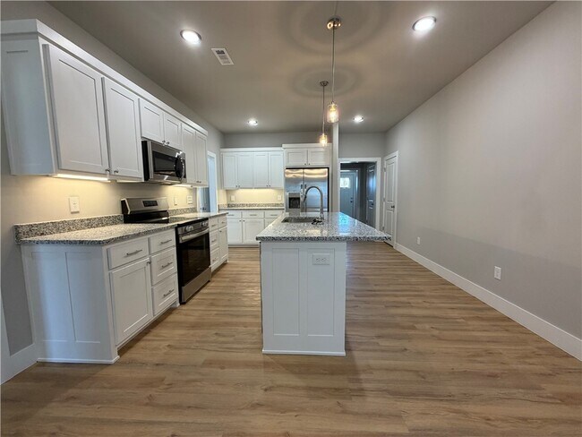 1036 Seaborn Wy