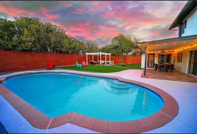 Building Photo - 5046 E Columbine Dr