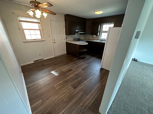 Photo - 156 N 4th St