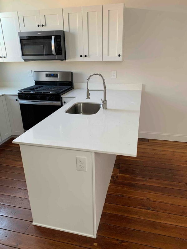 Photo - 128 W 9th St