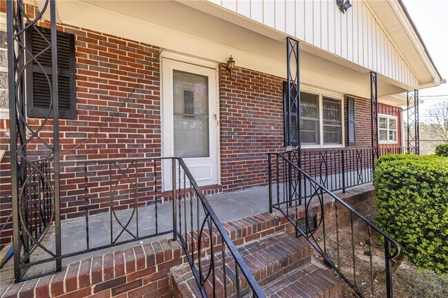 Photo - 2058 Green Forrest Dr