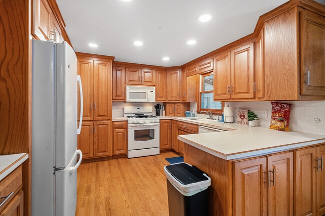 Photo - 1077 Liberty St