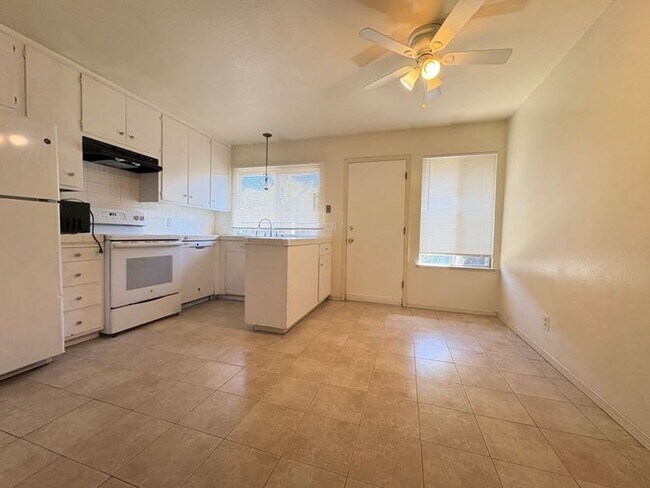 Photo - Cute 2 Bedroom Condo