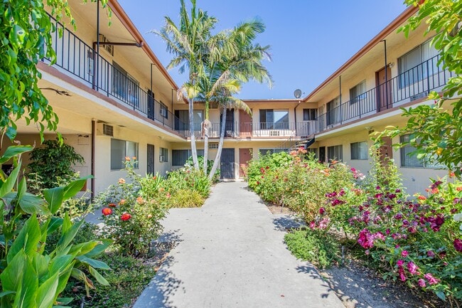 Parthenia Twin Apartments