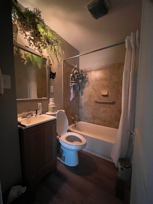 Photo - 1138 Lookout Ave NW