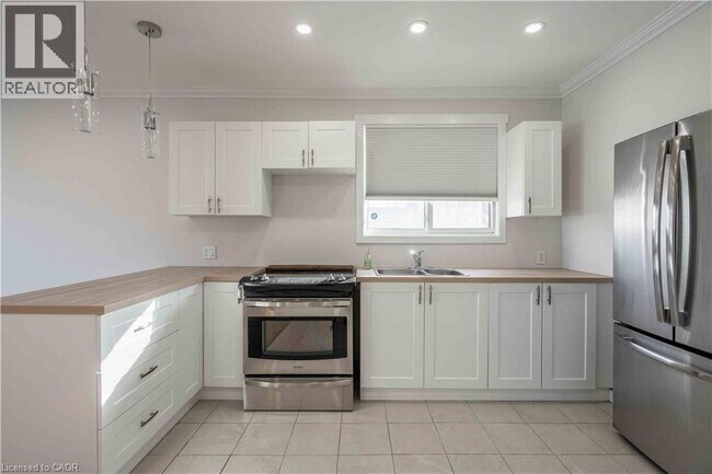 Photo - 204 Glow Ave