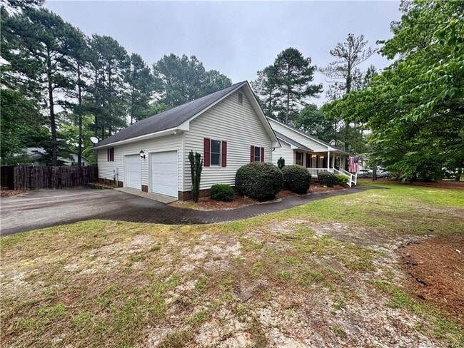 Photo - 200 Horseshoe Dr