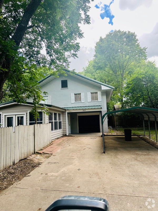 Building Photo - 305 Wigley St Rental