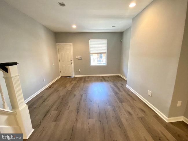 Photo - 459 N Dearborn St