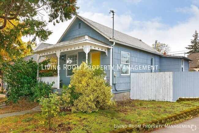 Building Photo - Foster-Powell Gem on a Corner Lot Rental