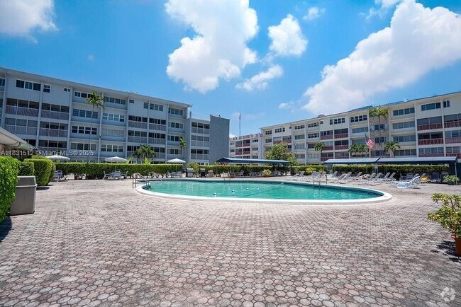Building Photo - 215 SE 3rd Ave Unit 405C Rental
