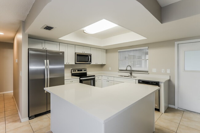 Photo - 504 Mahogany Dr