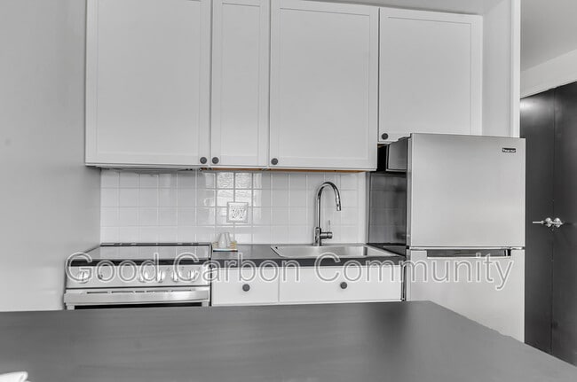 Photo - 111 Porter Ave Unidad Studio