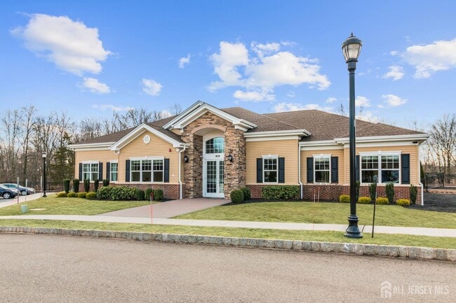 Photo - 643 Strassle Wy Unit 643